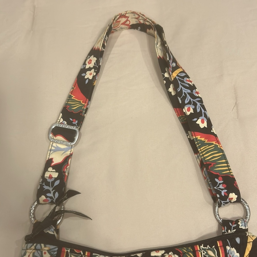 Vera Bradley Crossbody Bag LIKE NEW - Picture 2 of 6